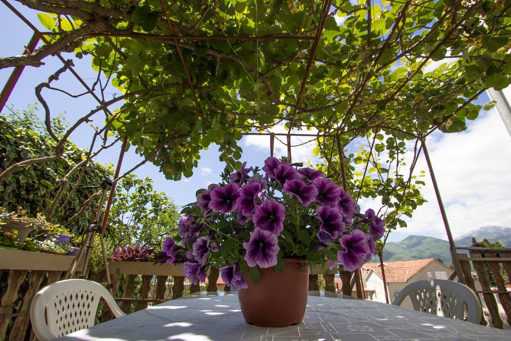 St. Roko Guest House Donja Lastva Esterno foto